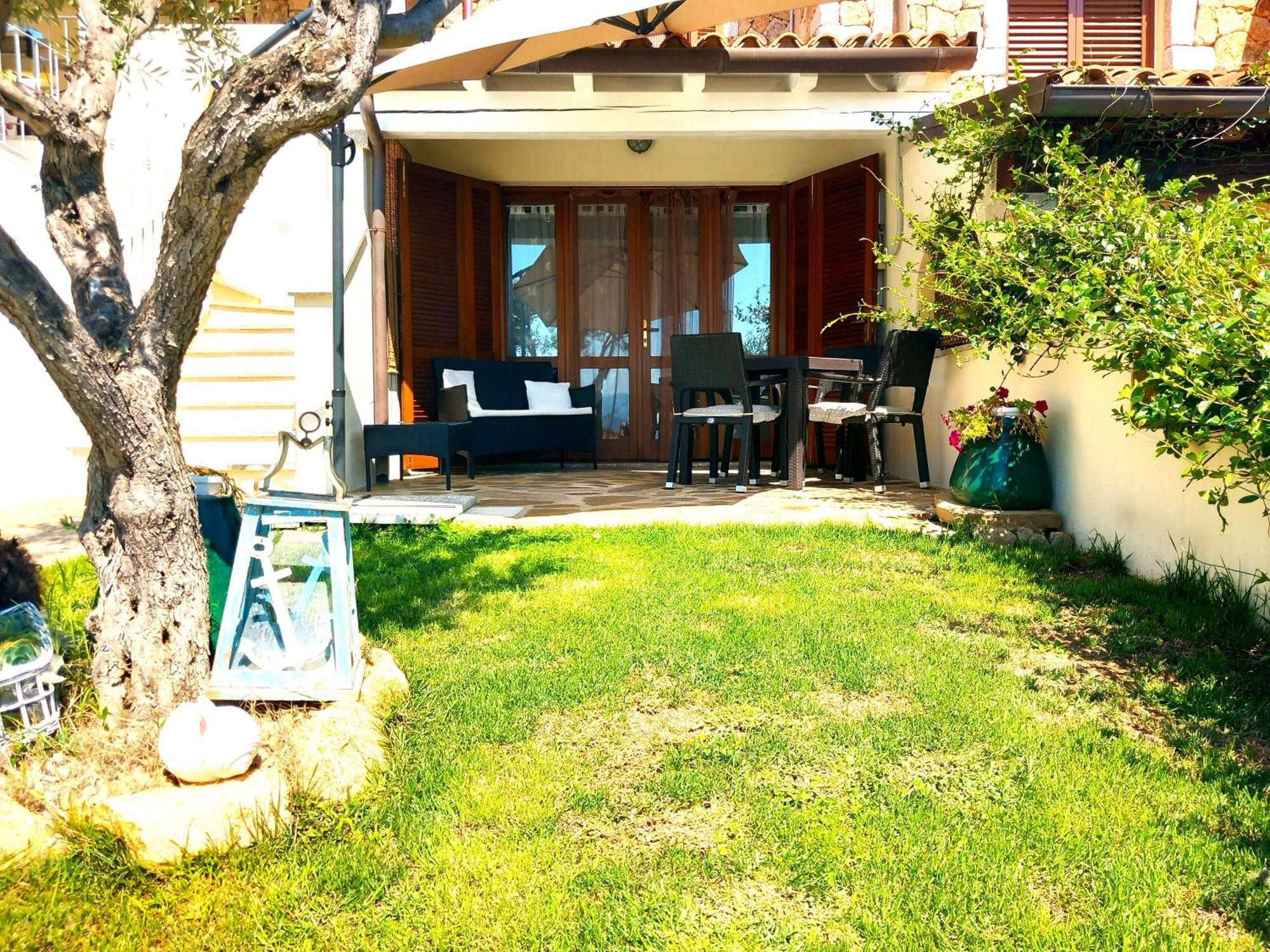 Appartamento Lu Fraili San Teodoro  Exterior photo